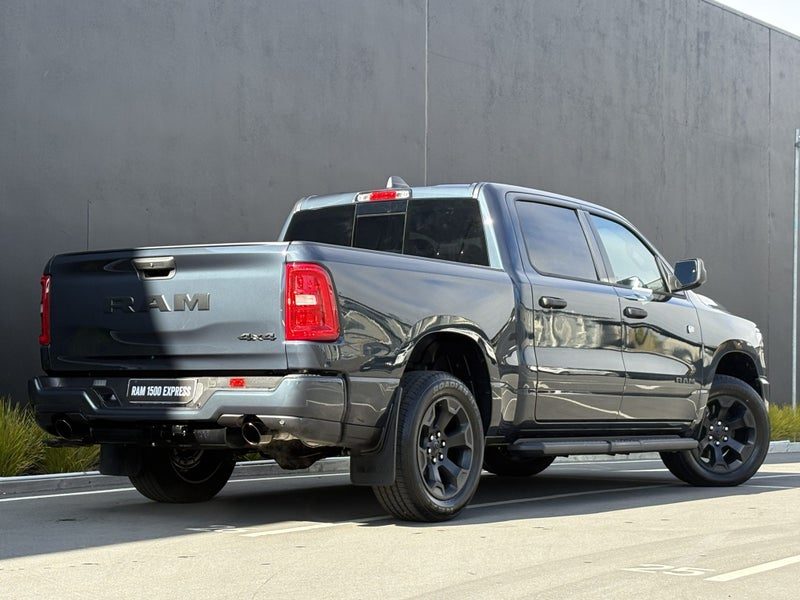 2026 Ram 1500 Express Black Edition, photo 3