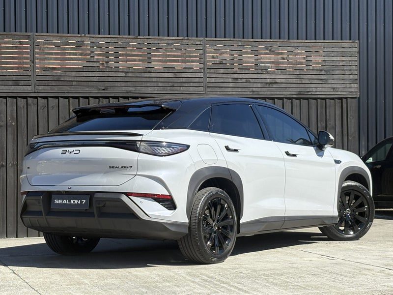 2026 BYD Sealion 7 Premium Black Edition, photo 3
