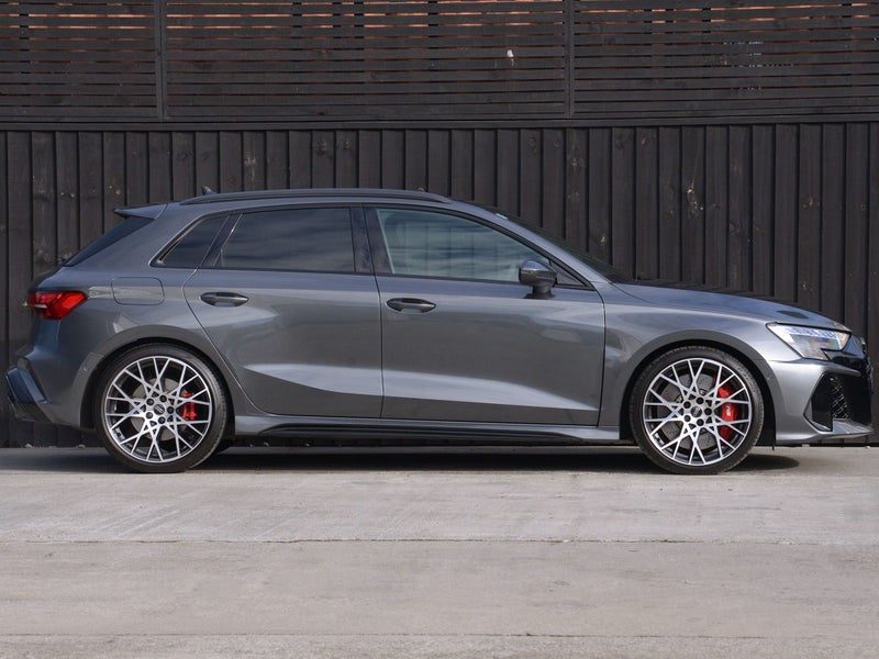 2025 Audi RS3 Sportback TFSI 294KW Quattro, photo 2