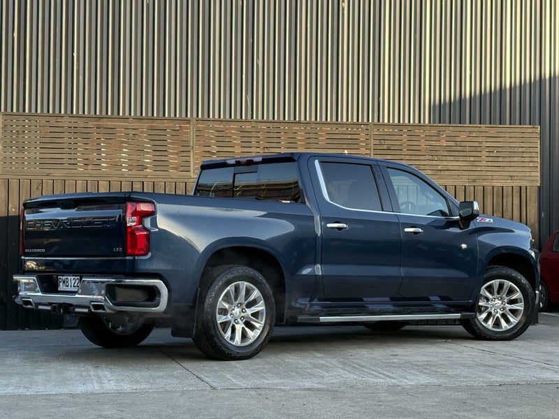 2022 Chevrolet Silverado 1500 LTZ Prem Tech Pack, photo 3