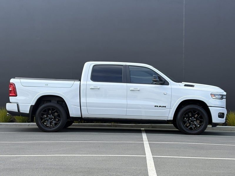 2025 Ram 1500 Laramie Sport, photo 2