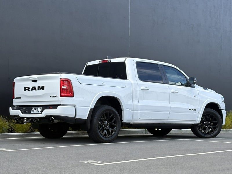 2025 Ram 1500 Laramie Sport, photo 3