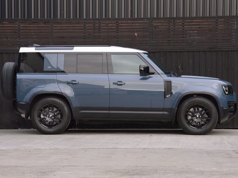 2022 Land Rover Defender 110 D300, photo 2