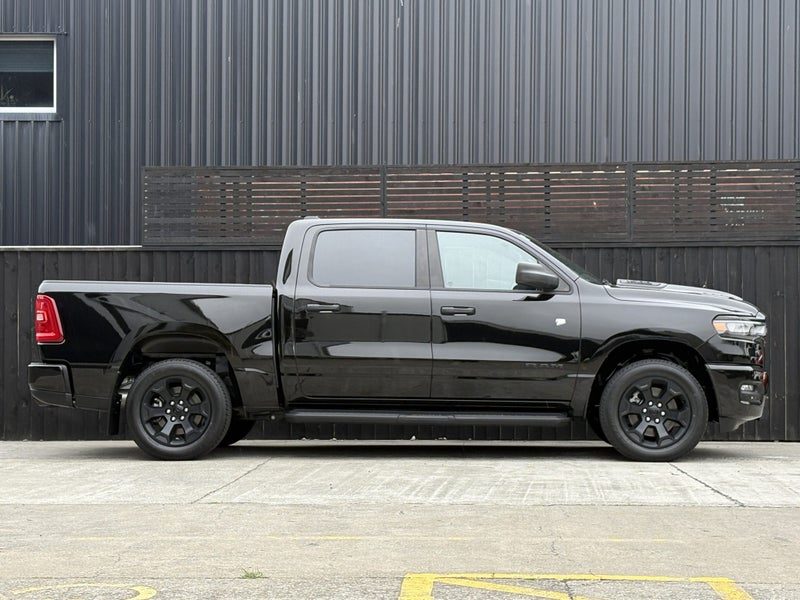 2026 Ram 1500 Express Black Edition, photo 2