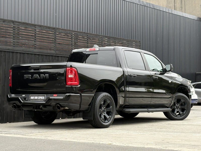 2026 Ram 1500 Express Black Edition, photo 3