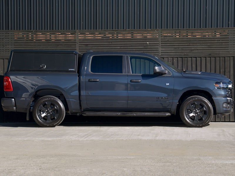 2026 Ram 1500 Express Black Edition, photo 2