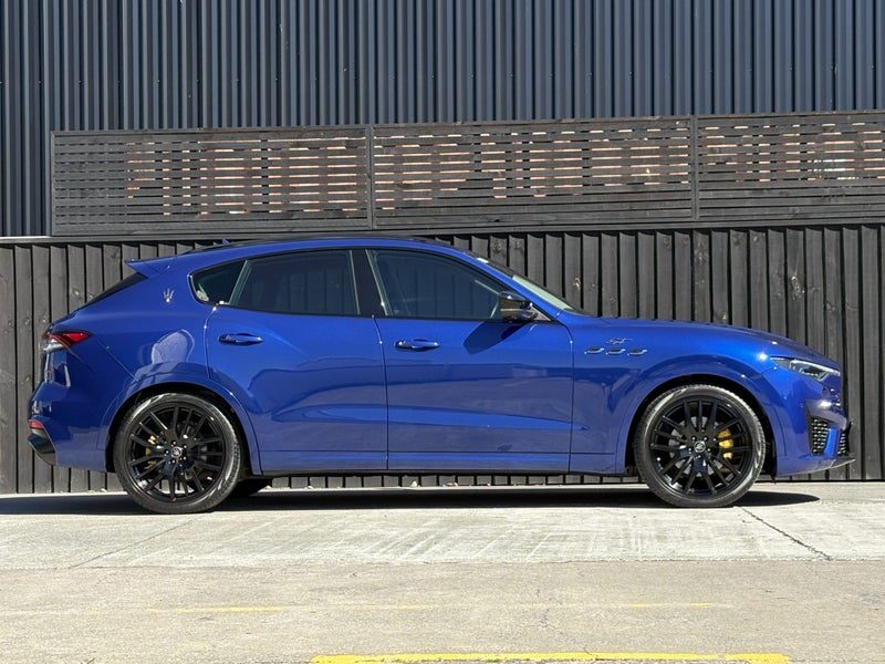 2022 Maserati Levante Gt Hybrid Nerissimo Package, photo 2
