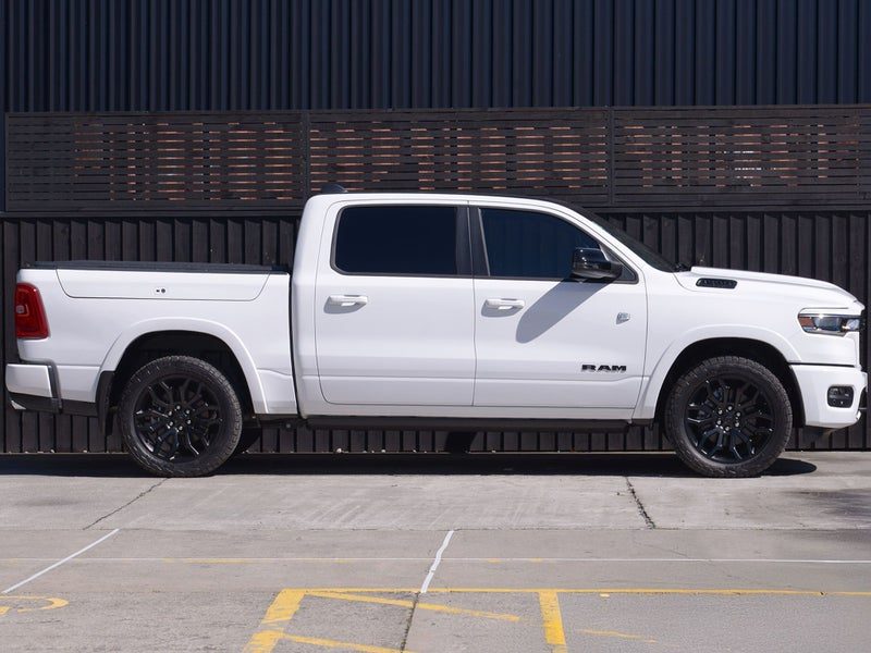 2026 Ram 1500 Laramie Sport Hurricane, photo 2