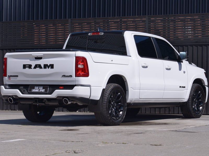 2026 Ram 1500 Laramie Sport Hurricane, photo 3