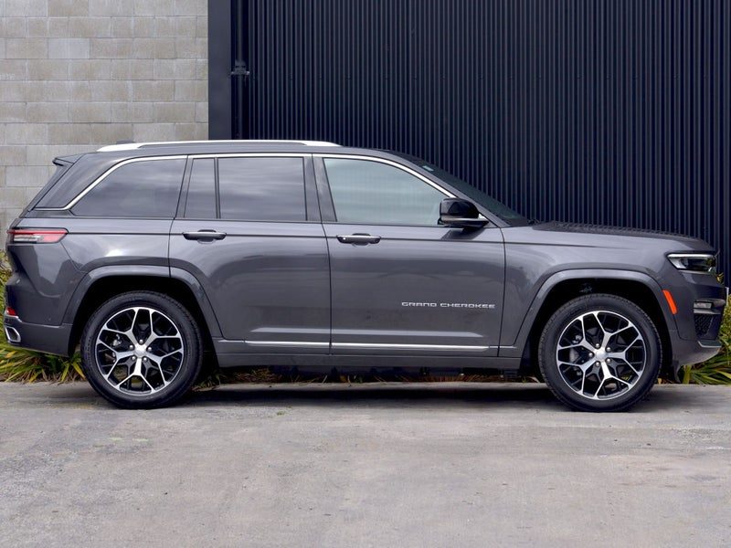 2026 Jeep Grand Cherokee Summit 4XE PHEV, photo 2