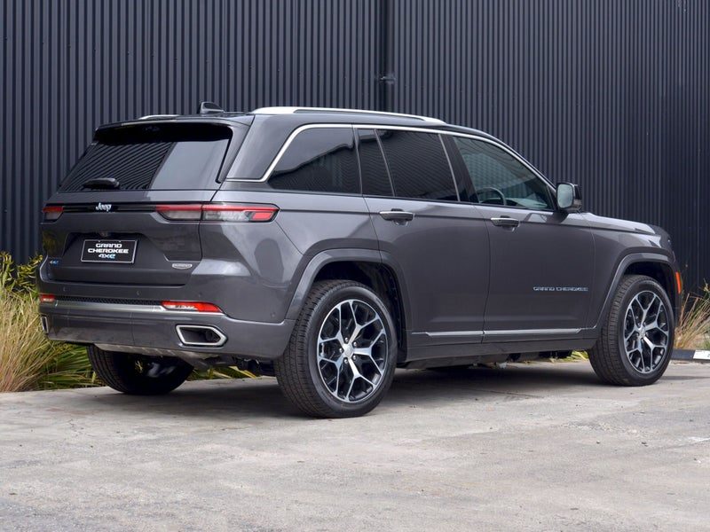 2026 Jeep Grand Cherokee Summit 4XE PHEV, photo 3