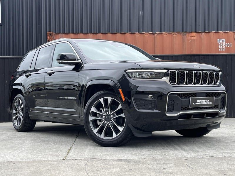 2026 Jeep Grand Cherokee Overland 4WD