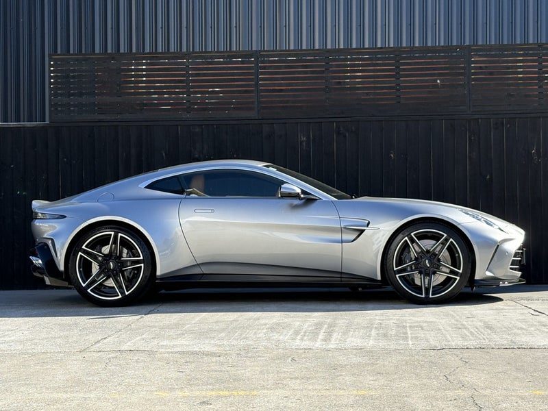 2026 Aston Martin Vantage Coupe, photo 2