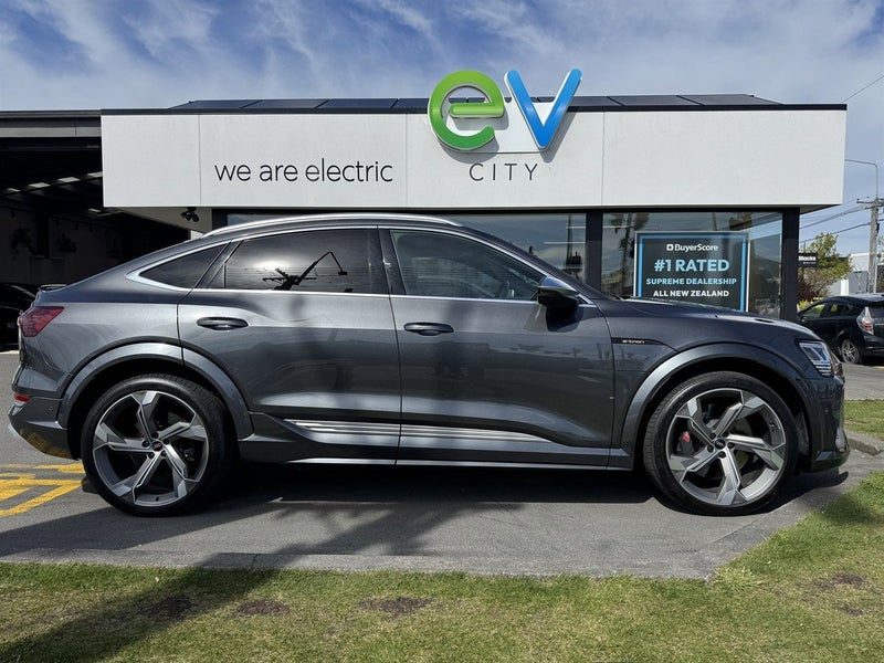 2022 Audi e-tron S SPORTBACK 9, photo 2