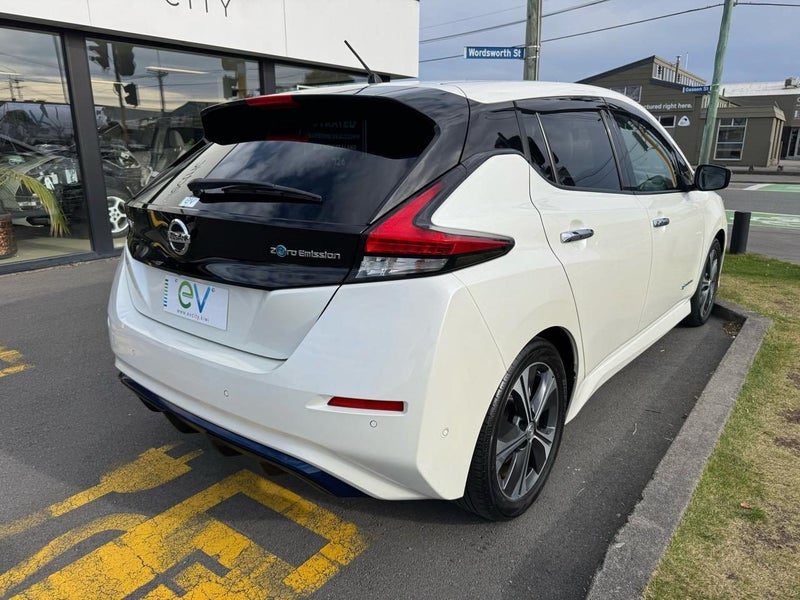 2018 Nissan Leaf X, photo 3