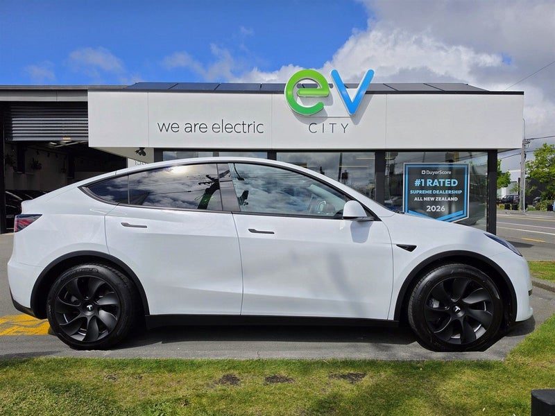 2023 Tesla Model Y Rear Wheel Drive, photo 3