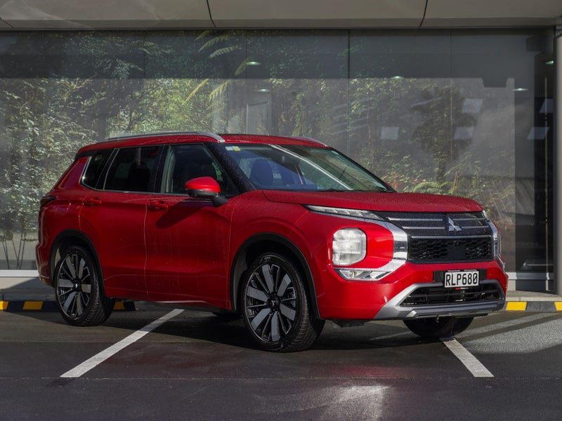 2025 Mitsubishi Outlander VRX 2.5P 2WD 7 SEAT SUV, main photo