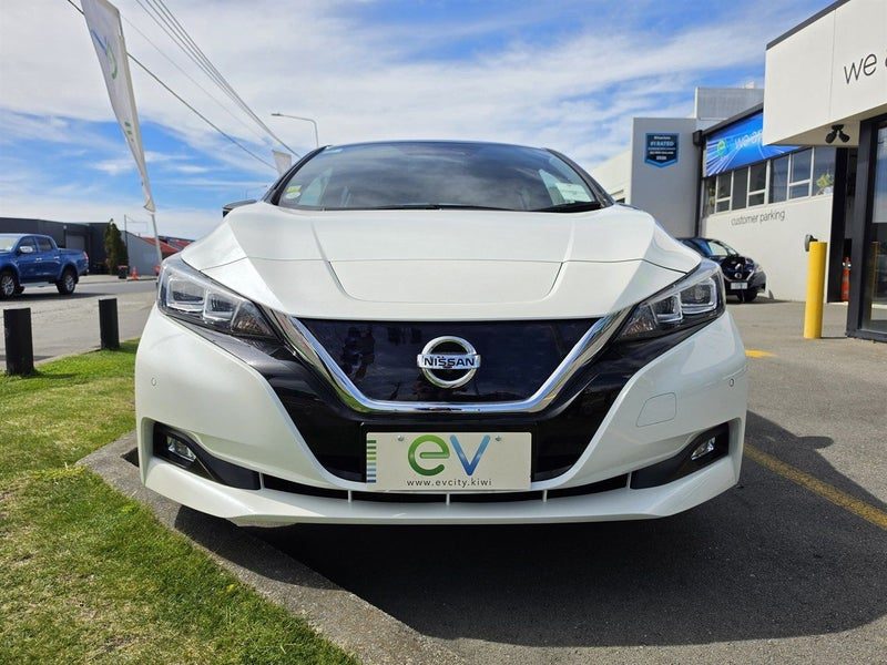 2020 Nissan Leaf X, photo 2