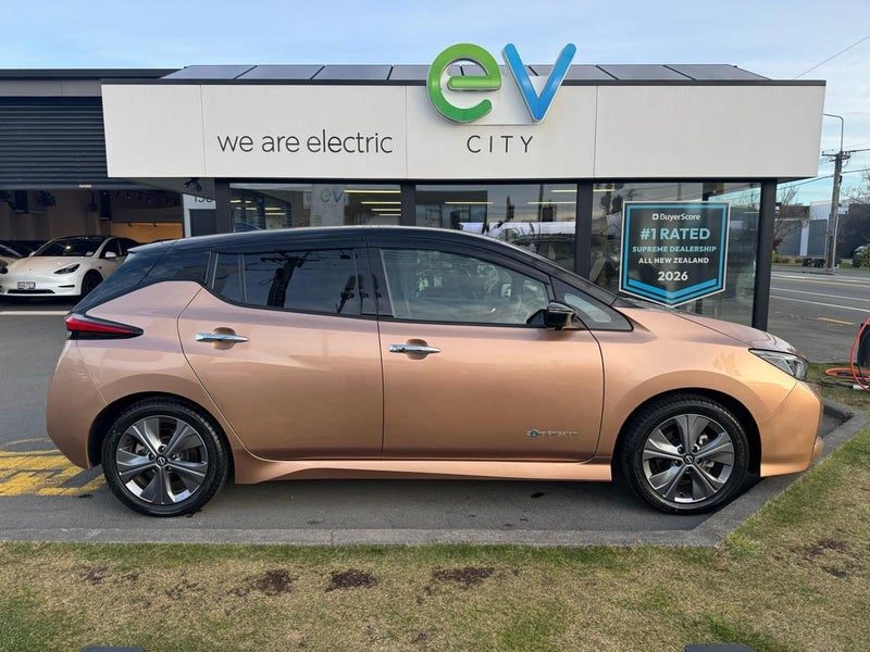 2023 Nissan Leaf X, photo 2
