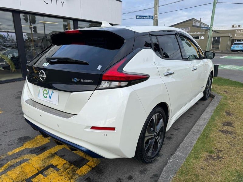 2022 Nissan Leaf X, photo 3