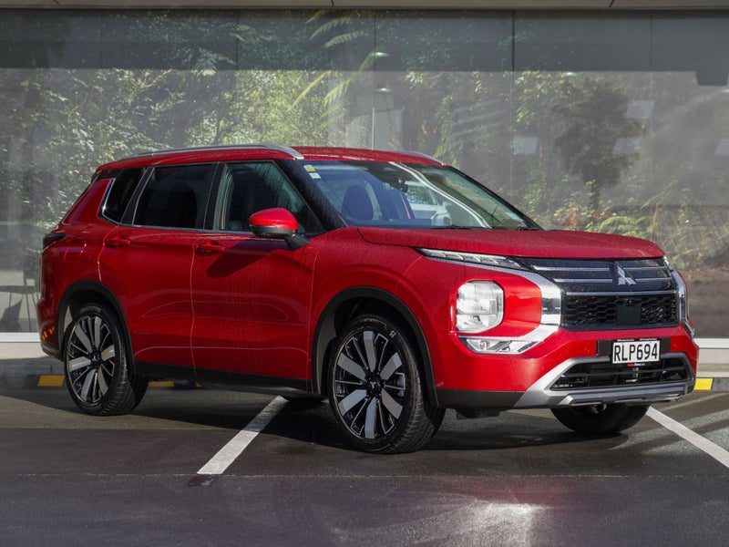 2025 Mitsubishi Outlander XLS 7 Seater, main photo