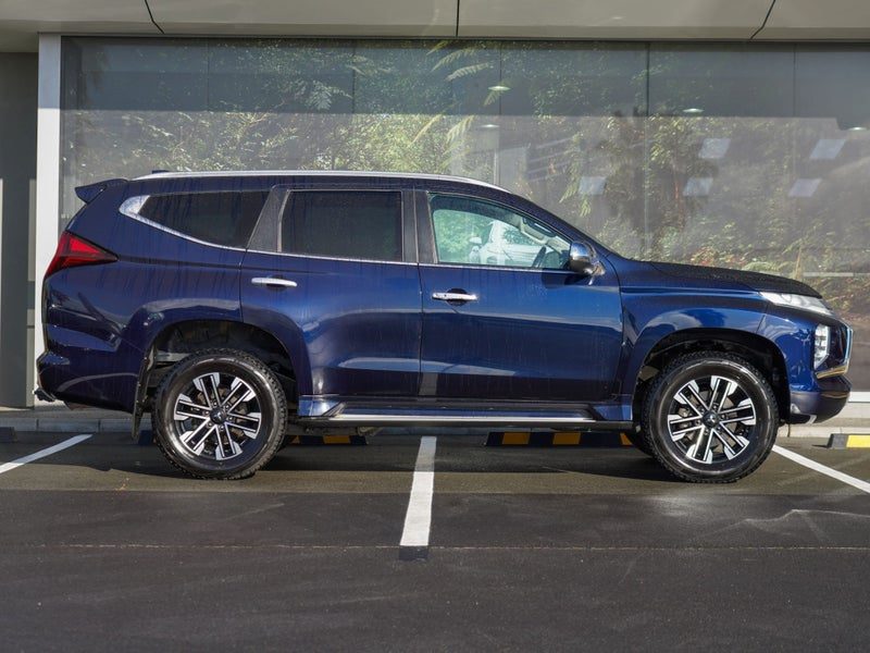 2020 Mitsubishi Pajero Sport VRX 7 Seater, photo 3
