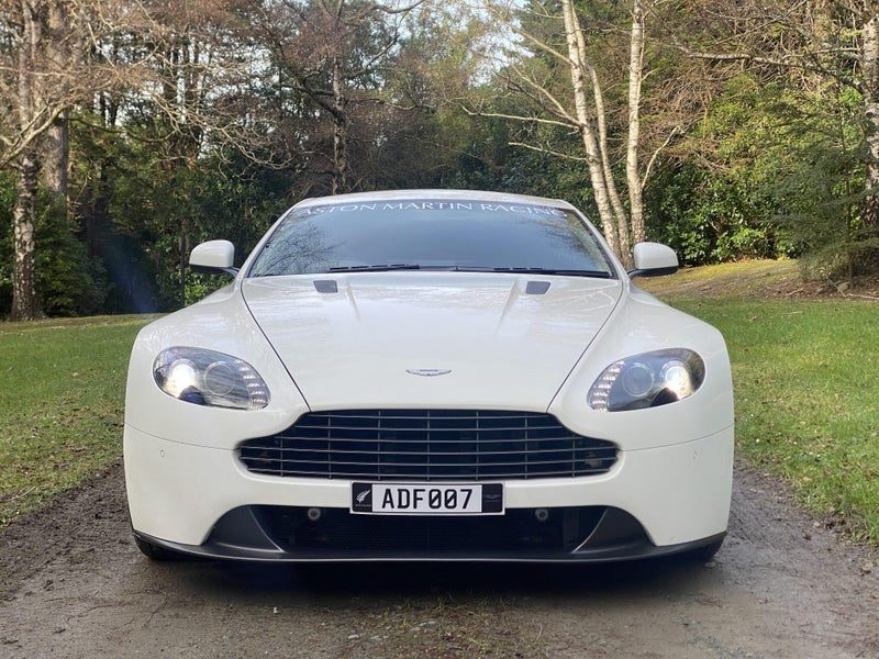 2013 Aston Martin Vantage, photo 2