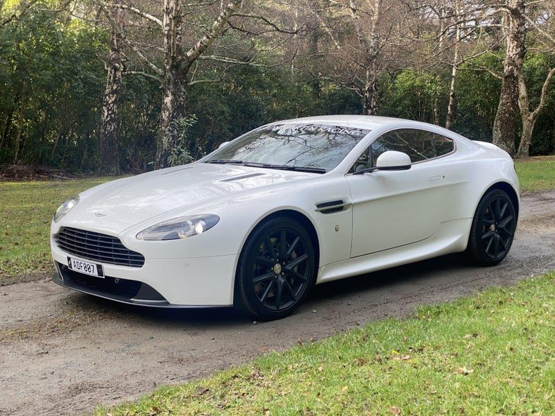 2013 Aston Martin Vantage, photo 3