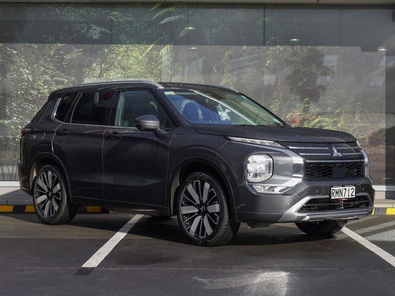 2025 Mitsubishi Outlander VRX 7 Seater, main photo
