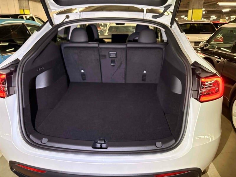 2024 Tesla Model Y RWD, photo 3