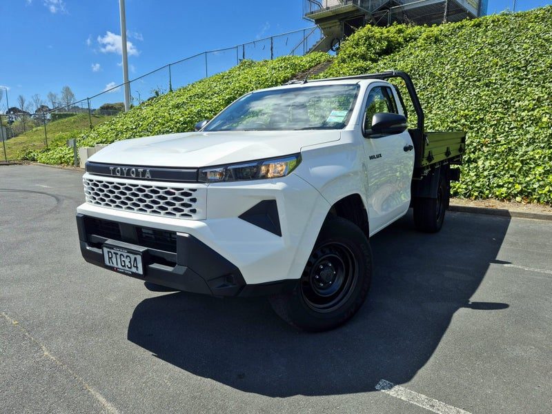 2026 Toyota Hilux SR 4x4 Single Cab Steel Tray, photo 3