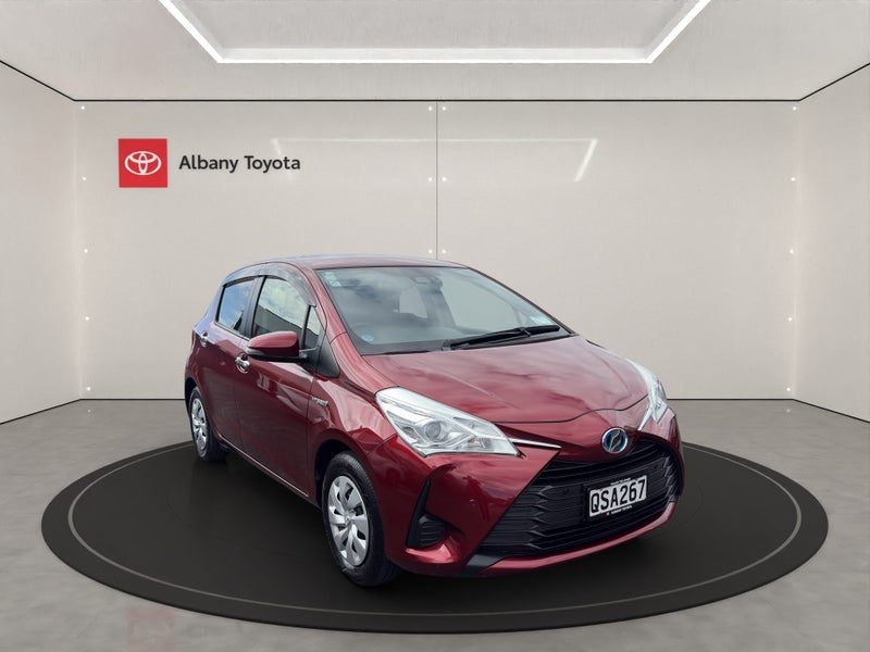2018 Toyota Vitz F, main photo