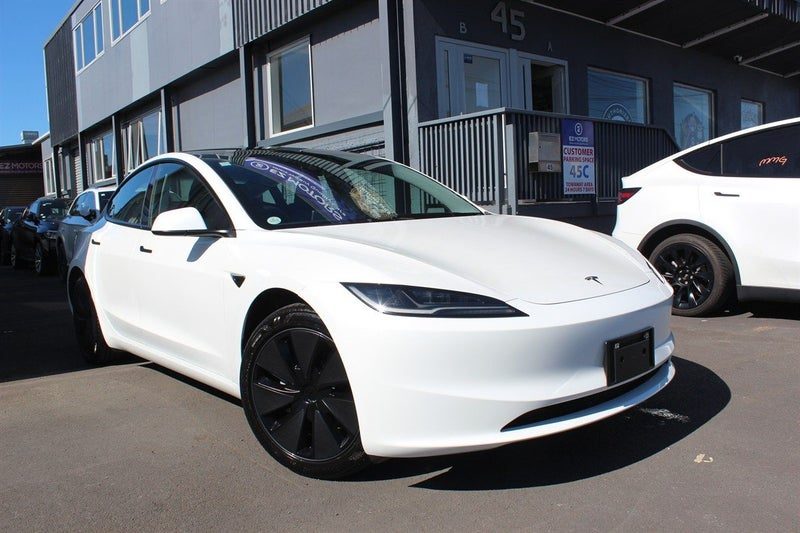 2024 Tesla Model 3 RWD Highland