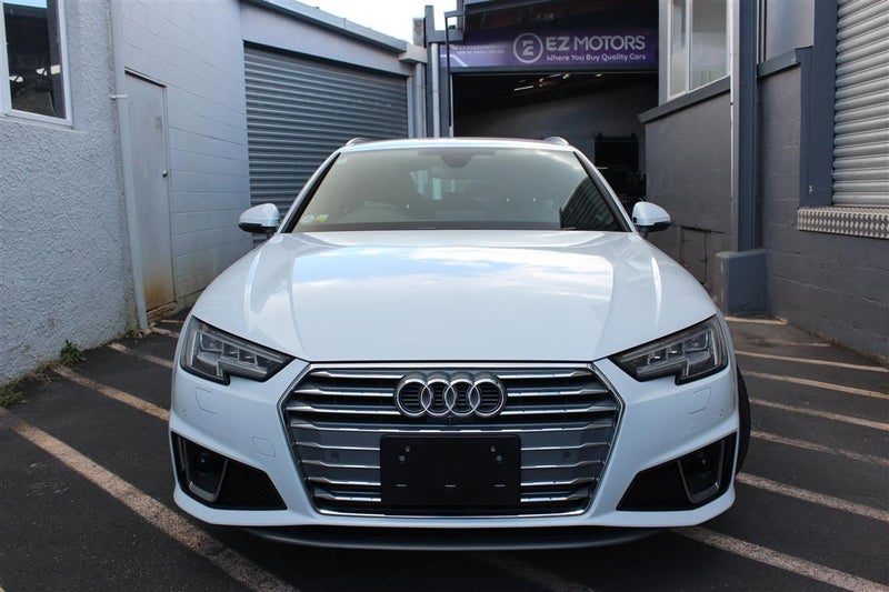 2019 Audi A4 Avant 40TFSI S Line, photo 2