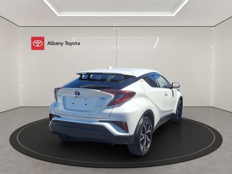 2019 Toyota C-HR 1.8 Hybrid G 5 Dr SUV CVT FWD, photo 3