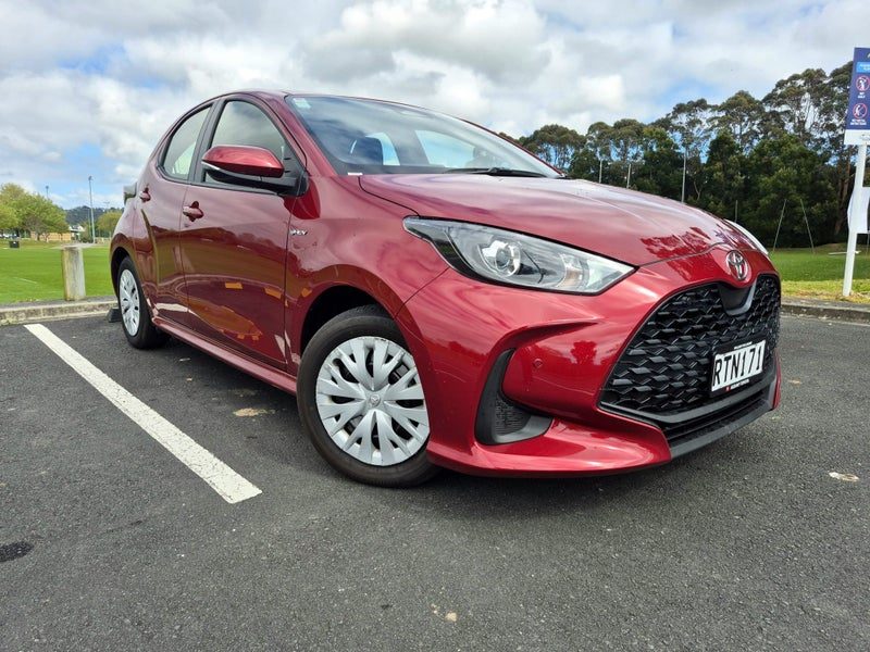 2026 Toyota Yaris GX HEV FWD, main photo