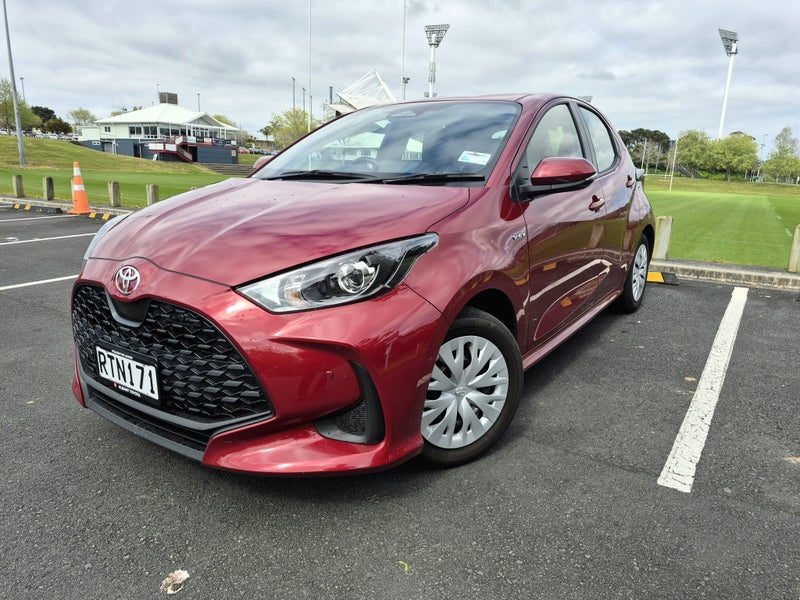2026 Toyota Yaris GX HEV FWD, photo 3