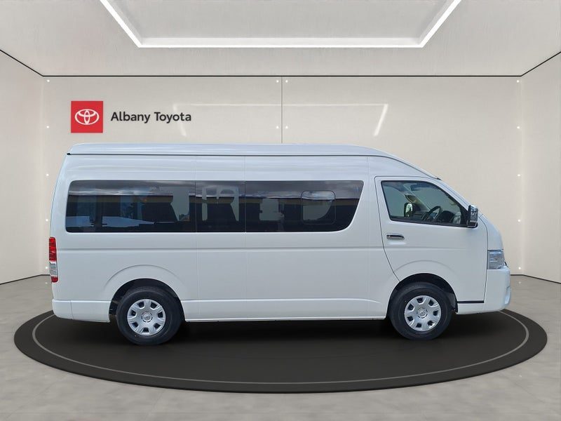 2026 Toyota Hiace 10 Seater Minibus, photo 2