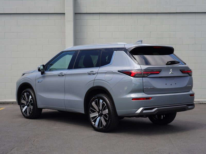2026 Mitsubishi Outlander PHEV VRX 4WD, photo 2