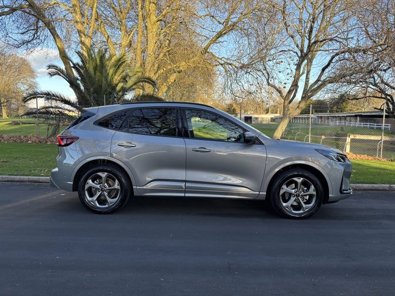 2024 Ford Escape ST-Line X AWD FHEV, photo 2