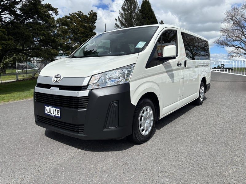 2021 Toyota Hiace ZR GVN 2.8L AUTO, photo 3