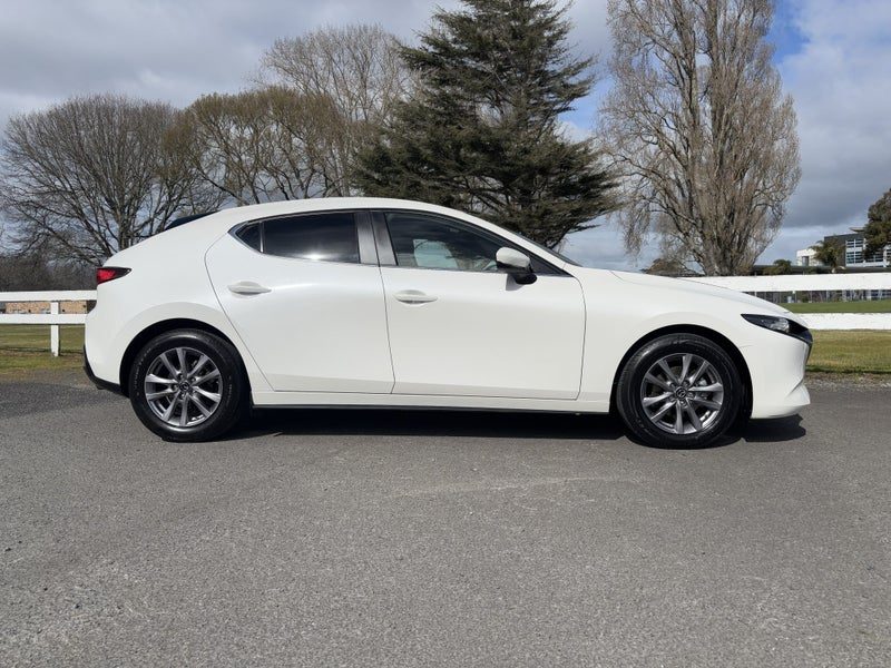 2022 Mazda 3 GSX 2.0L PETROL, photo 2