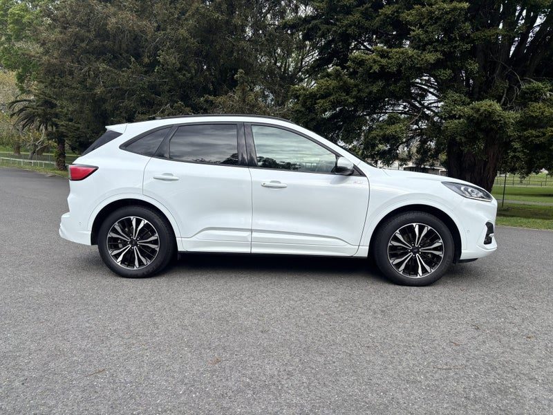 2023 Ford Escape ST-Line X AWD FHEV, photo 2