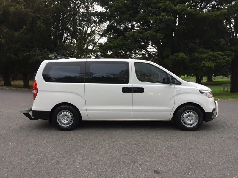 2020 Hyundai iLoad CRDI 2.5L 5 SEATER, photo 2