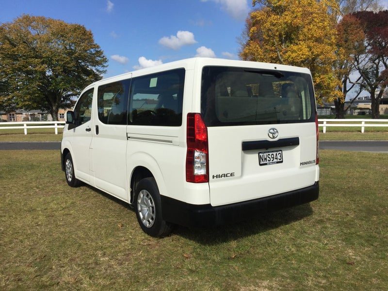 2021 Toyota Hiace ZR 2.8L 10 SEATER MINIBUS, photo 3