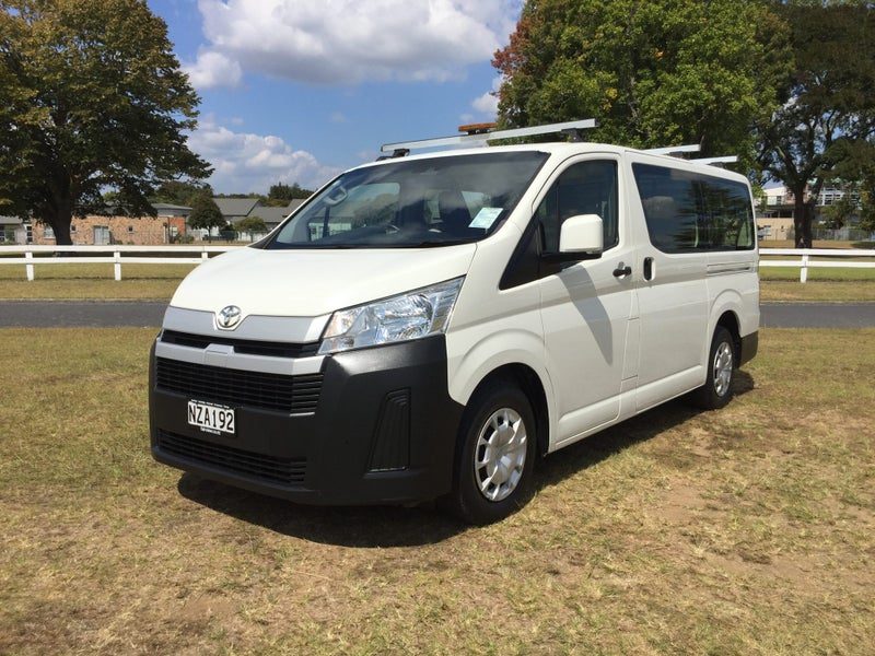 2021 Toyota Hiace ZR GVN 2.8L AUTO, photo 3