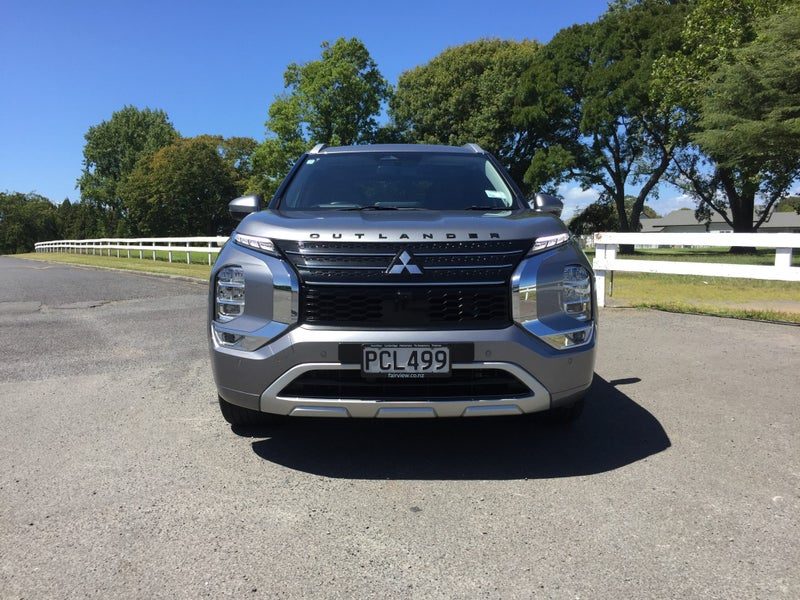 2022 Mitsubishi Outlander VRX 2.5L PETROL 7 SEATER, photo 2