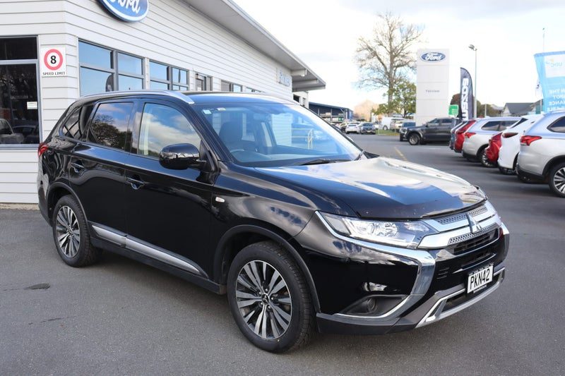 2022 Mitsubishi Outlander LS | 2.4 Petrol | CVT