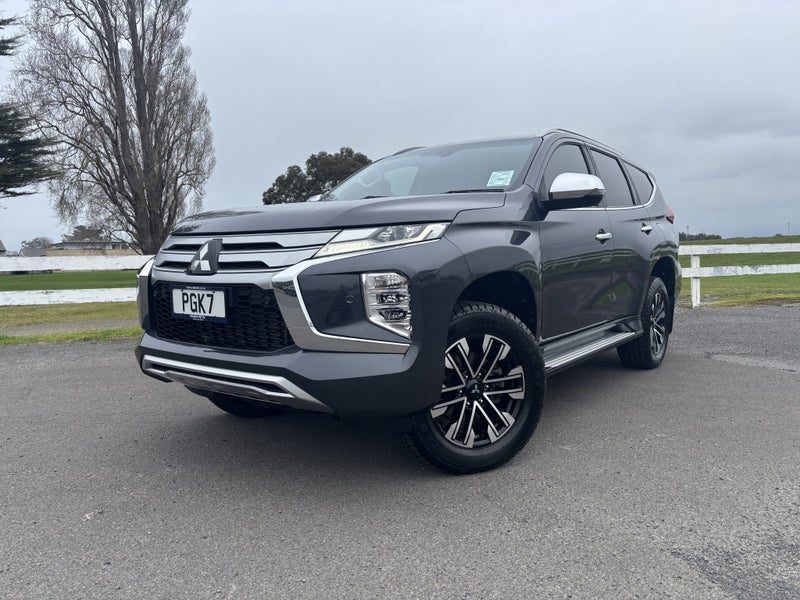 2022 Mitsubishi Pajero Sport VRX 7 Seater