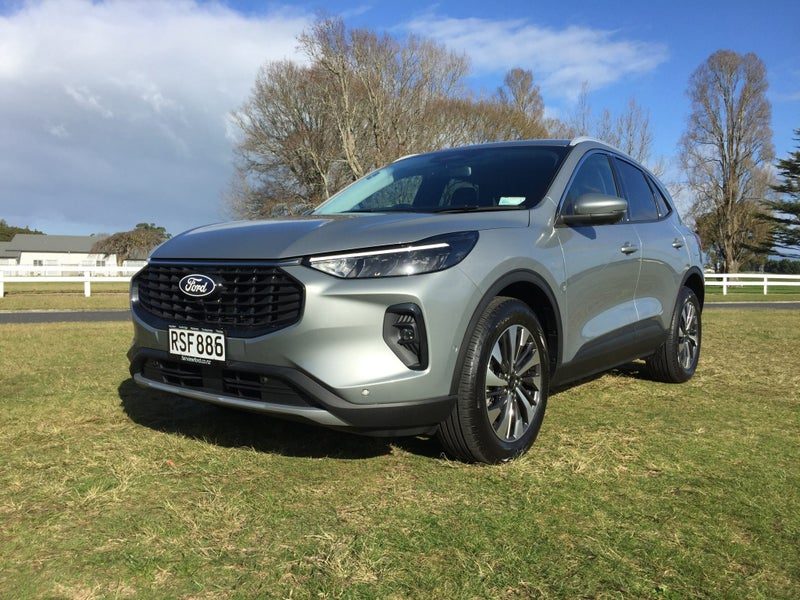 2026 Ford Escape TITANIUM | 2.5L HYBRID, photo 3